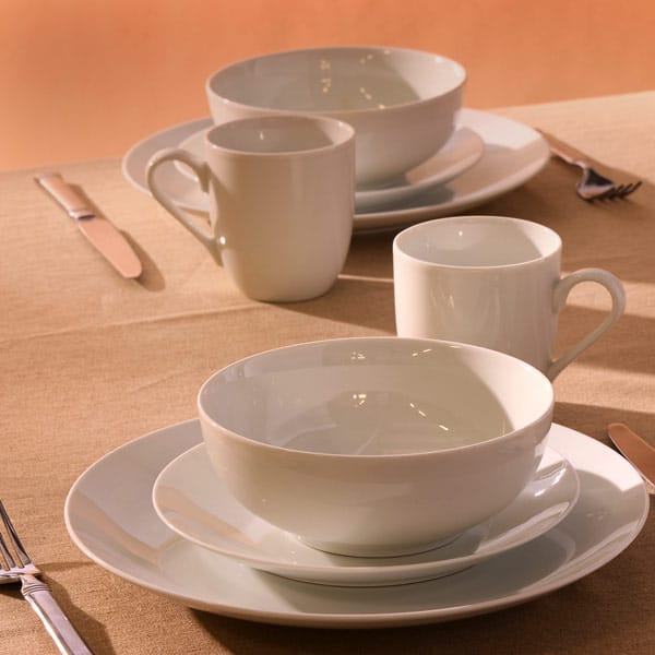Everyday White Coupe Dinnerware