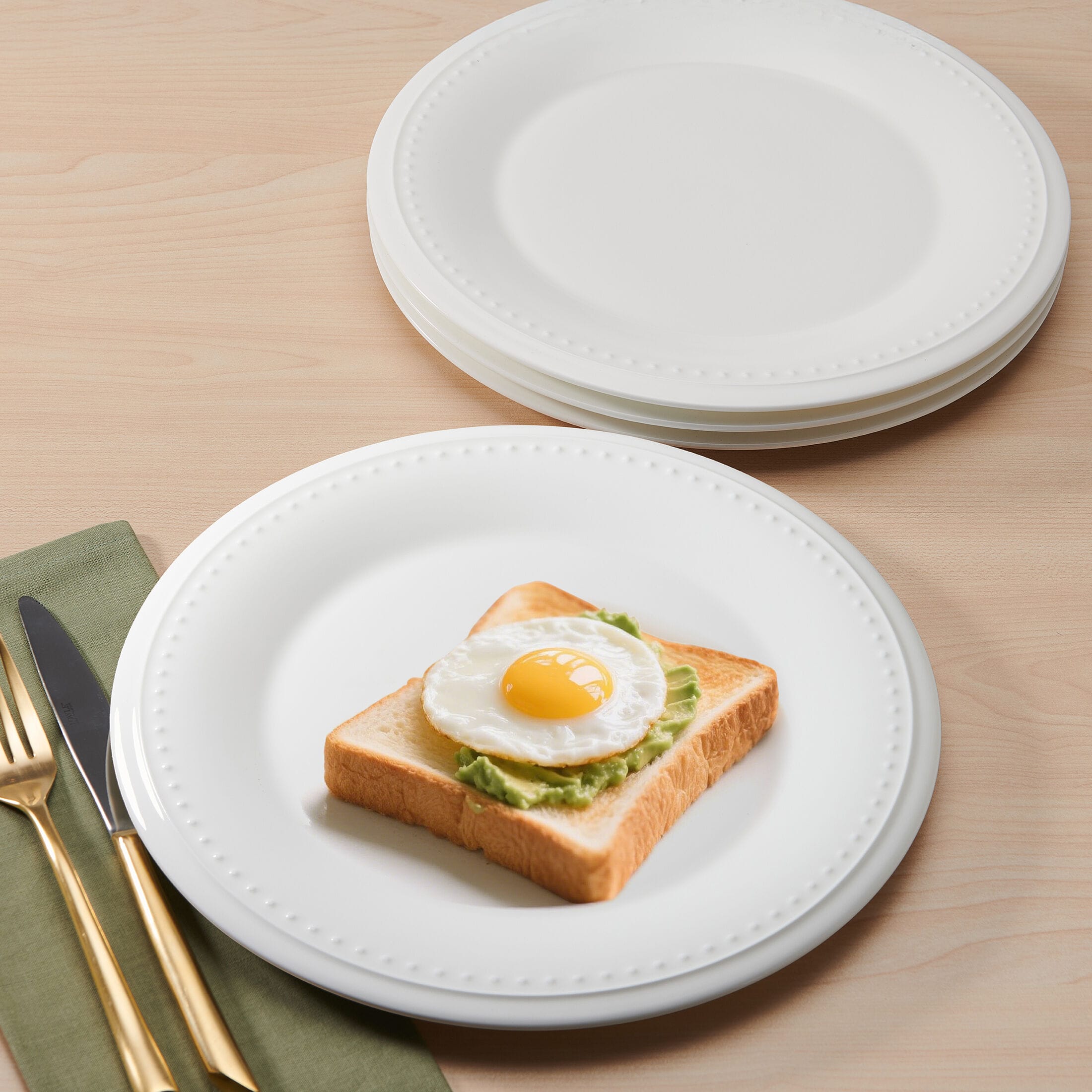 Nevaeh White Classic Bead Set of 4 Dinner Plates