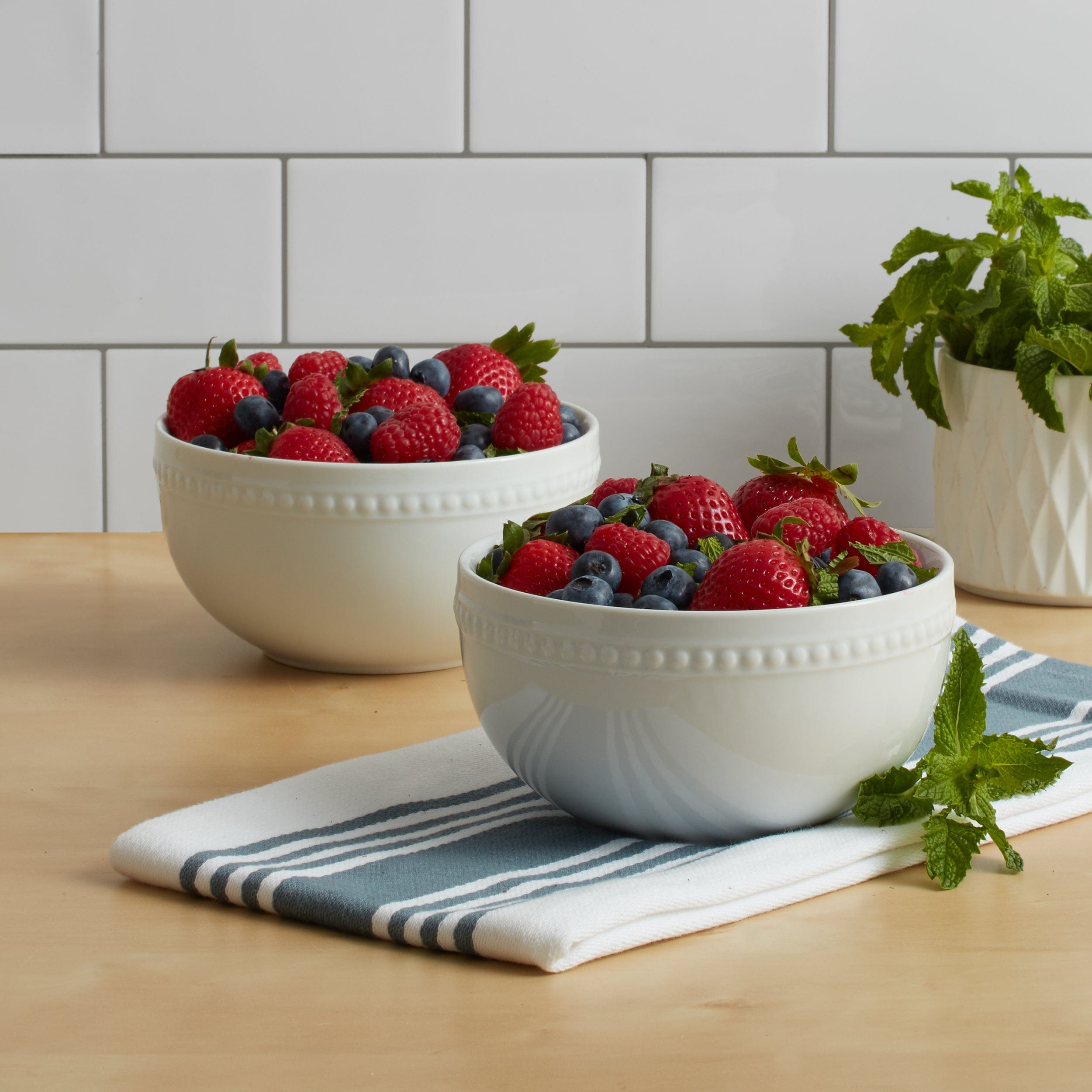 Everyday White® Beaded Set of 4 Soup Cereal Bowls