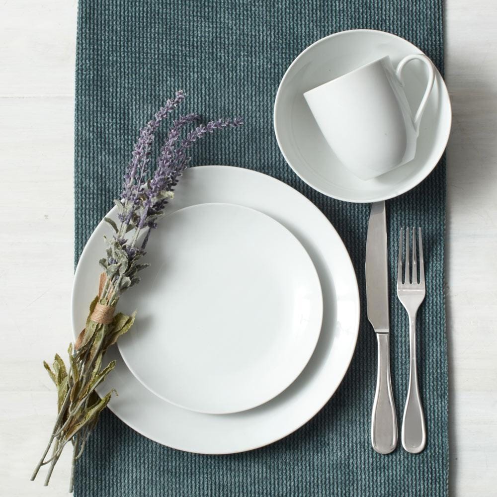 Everyday White® Coupe 16 Piece Dinnerware Set, Service for 4